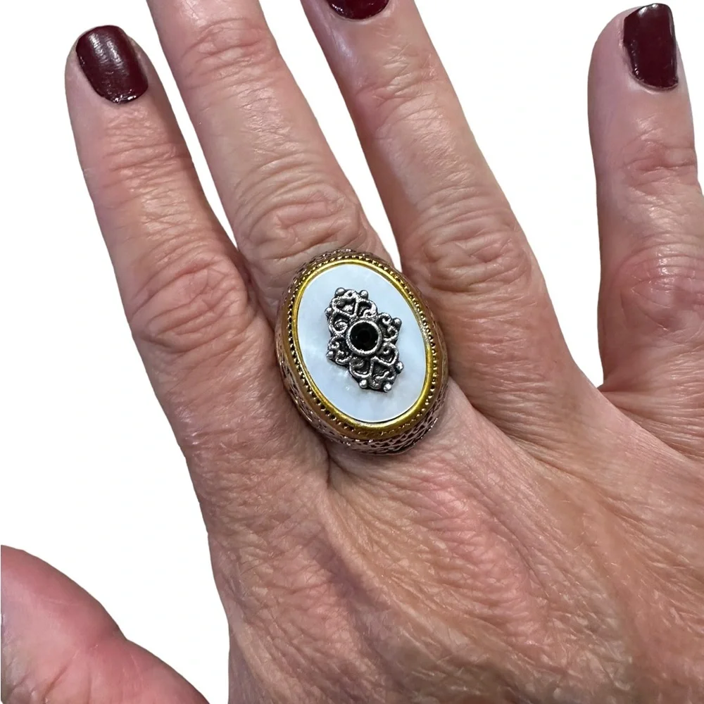 Vintage Style Unisex Gold and Silver Ring